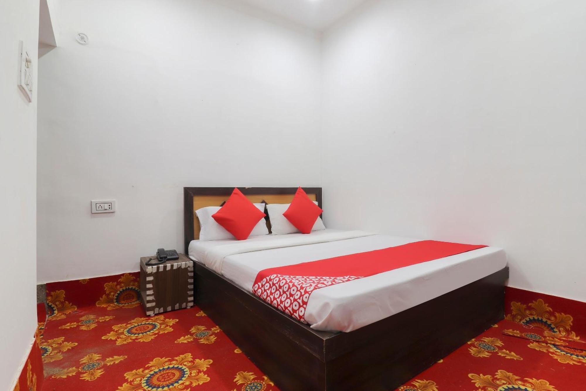 Hotel O Ram Inn Ayodhya Екстер'єр фото